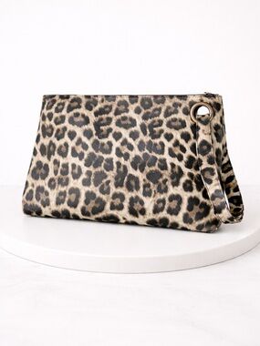 Oversized Leopard Print Wristlet Clutch - Animal Print Tan/Black